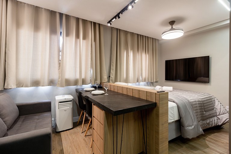 Apto encantador c/ cama queen em Pinheiros